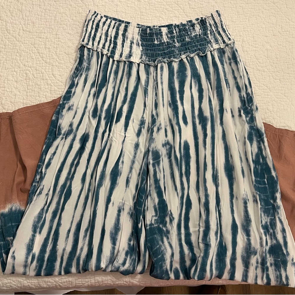 Ocean drive, medium, elastic waist bell bottoms!